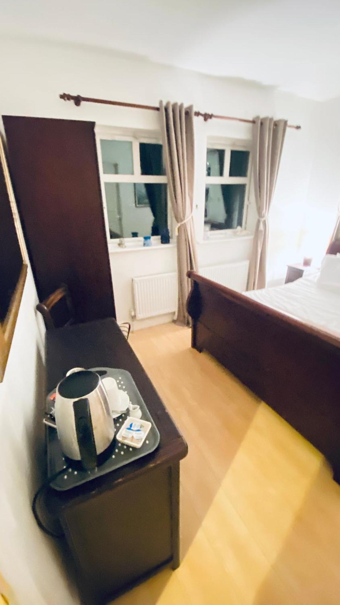 Sonas House Bed & Breakfast Килкени Екстериор снимка
